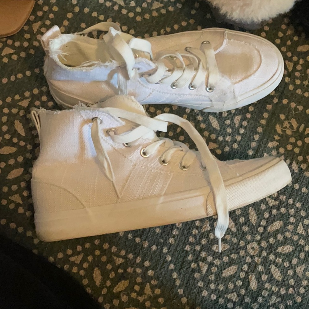 Women’s white high top sneakers size 7